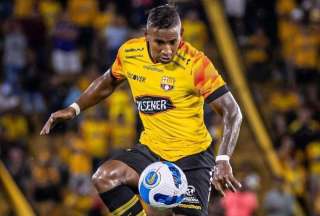Dos jugadores m&aacute;s se van de Barcelona Sporting Club