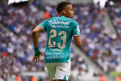 Byron Castillo se lesion&oacute; en el duelo entre el Le&oacute;n y el Quer&eacute;taro. 