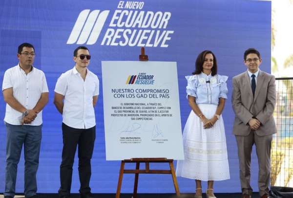 El presidente acudi&oacute; a la entrega formal de fondos