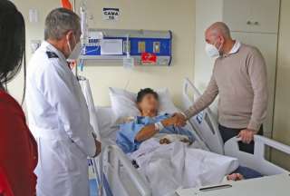 Ministro de Defensa visit&oacute; a militares heridos tras emboscada en Sucumb&iacute;os