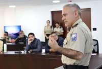 Fausto Salinas, comandante de la Policía Nacional, confirmó que los dos generales presentaron su renuncia.