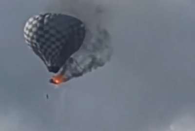 Un hombre falleció tras caer de un globo aerostático en llamas.