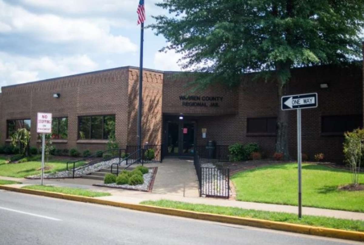 Sigue la b&uacute;squeda de reo de alta peligrosidad escap&oacute; de una c&aacute;rcel en EE.UU. de una forma incre&iacute;ble