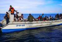 Al menos 40 migrantes murieron y varios más resultaron heridos tras el incendio de una embarcación frente a la costa de Cabo Haitiano, en el norte de Haití.