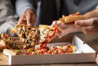 En este mes vale la pena preguntar: ¿la pizza lleva o no lleva piña?