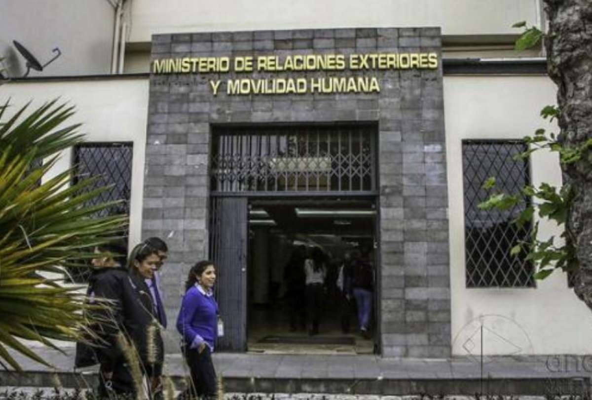 La Canciller&iacute;a de Ecuador se pronunci&oacute; ante "desafortunadas" declaraciones del presidente de M&eacute;xico,  Andr&eacute;s Manuel L&oacute;pez Obrador.  Se declar&oacute; persona no grata a la Embajadora de M&eacute;xico. 