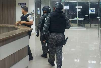 Efectivos de la Polic&iacute;a investigan y realizan las inspecciones en el lugar 