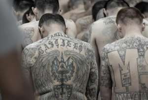 La justicia salvadore&ntilde;a endurece su lucha contra las pandillas con condenas hist&oacute;ricas.