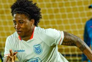 &Aacute;ngelo Preciado agradeci&oacute; el apoyo de la afici&oacute;n ecuatoriana