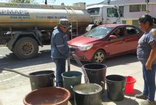 Bajos niveles de agua y roturas de tuber&iacute;as, factores inciden en los cortes de agua en Quito