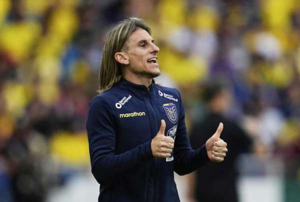 El entrenador argentino ubic&oacute; como delanteros a John Yeboah y Alan Franco en el partido contra Brasil.