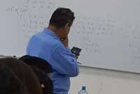 Un profesor de Ingeniería no pudo resolver el problema matemático que delegó a sus estudiantes.