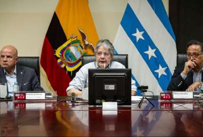 El presidente Guillermo Lasso (centro) lider&oacute; el Comit&eacute; de Seguridad junto a otros representantes del Gobierno Nacional.