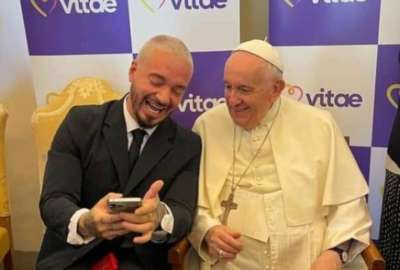 J Balvin tuvo una reuni&oacute;n con el papa Francisco en el Vaticano