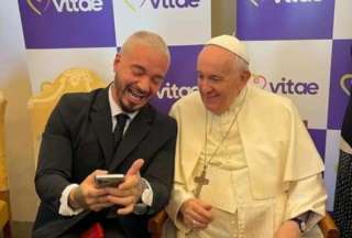 J Balvin tuvo una reuni&oacute;n con el papa Francisco en el Vaticano