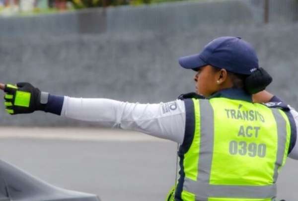 En los alrededores de Asamblea Nacional se registran cierres viales e interrupciones en la circulaci&oacute;n vehicular. 