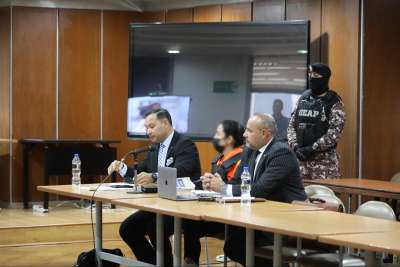 Mayra Salazar (centro) fue condenada por su participaci&oacute;n en la red criminal de Leandro Norero. 