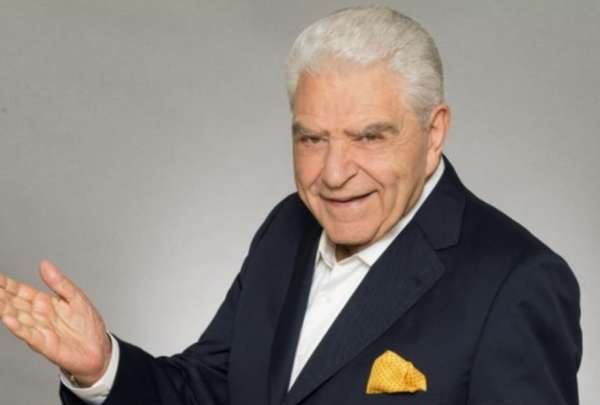 Don Francisco asisti&oacute; a la boda junto a su esposa, Teresa Muchnik Rosenblum.