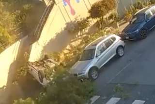 Coche sali&oacute; volando desde una colina en San Francisco