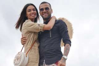 Esposa de Dani Alves lo visit&oacute; en la c&aacute;rcel por primera vez