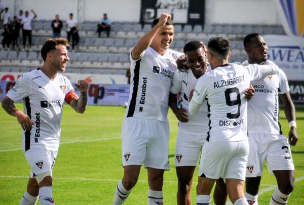 Liga de Quito recibi&oacute; una nueva oferta por &Aacute;lex Arce