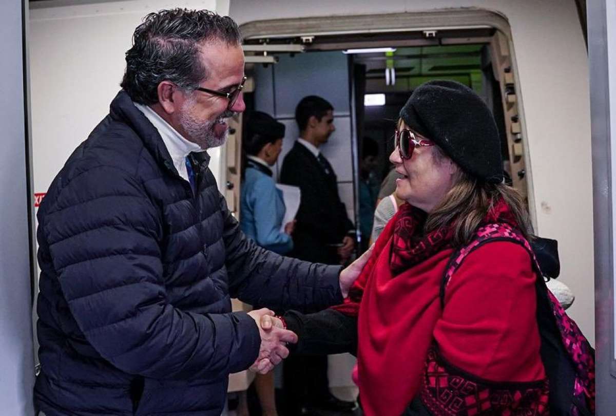 El avi&oacute;n con los ecuatorianos evacuados de Israel arrib&oacute; a Quito este 16 de octubre del 2023