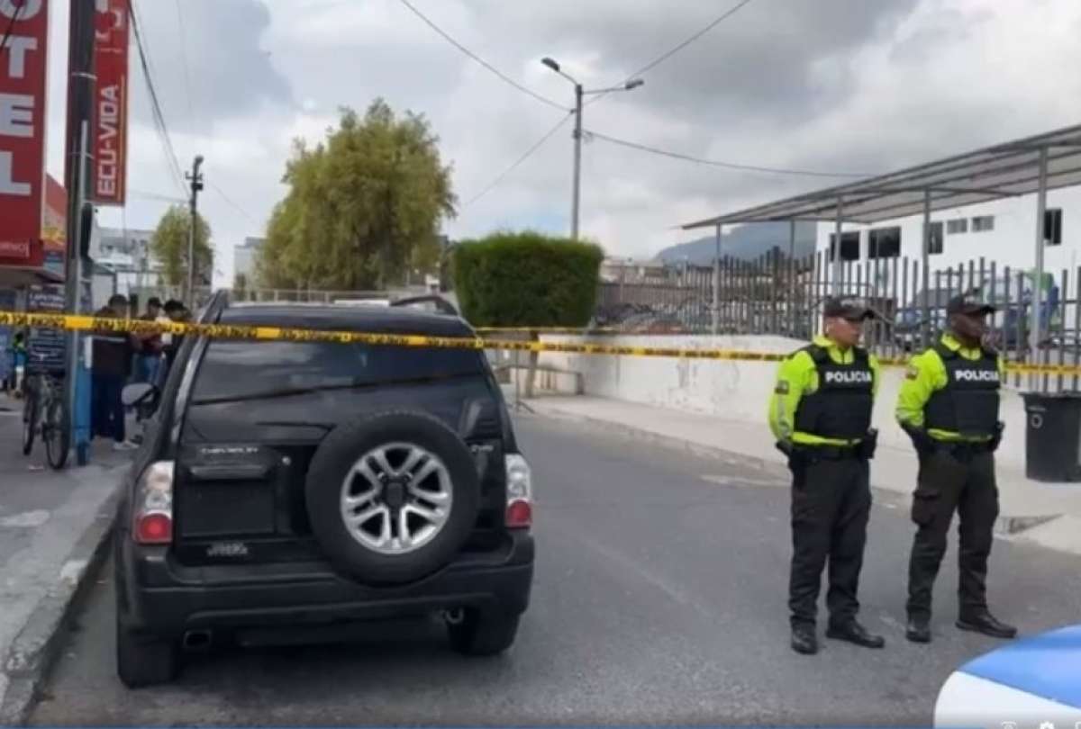 Un ataque armado se registró en los exteriores de un hospital en Quito. 