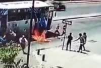 Guayaquil: Polic&iacute;a Nacional captur&oacute; a sujetos que lanzaron bombas molotov a un bus