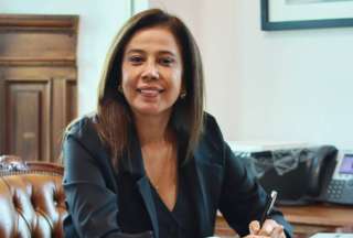 Noboa encarga la Presidencia a Cynthia Gellibert