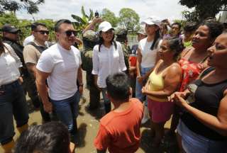 Gobierno entrega ayuda humanitaria a familias afectadas en Manab&iacute;