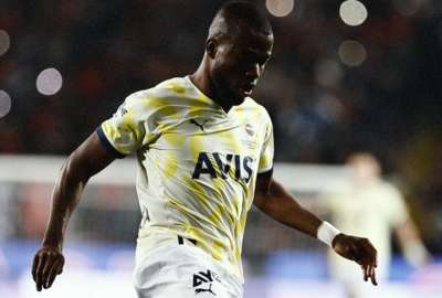 &Eacute;nner Valencia aparece en la lista 'low costo' del FC Barcelona para ser fichado