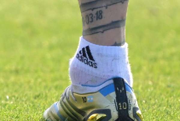 Lionel Messi descart&oacute; una posible lesi&oacute;n, tras las im&aacute;genes de su tobillo hinchado.