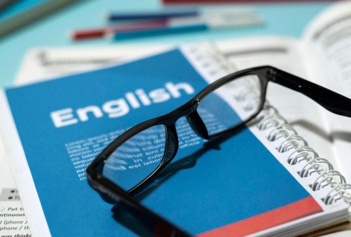 Gobierno amplió el programa de becas de inglés "Because he is nice"