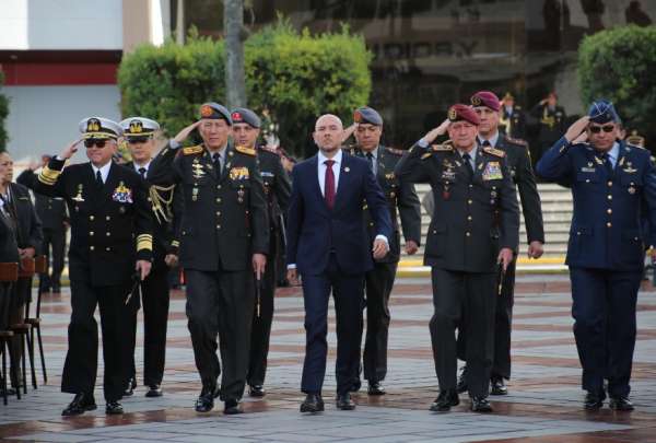 El ministro cumpli&oacute; con un acto para presentar a las nuevas dignidades.