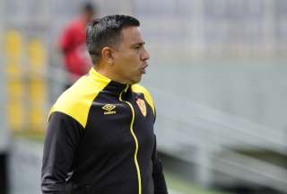 Aucas apelar&aacute; la sanci&oacute;n de Far&iacute;as y solo despu&eacute;s de eso analizar&aacute; su contrato