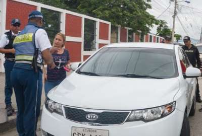 Conductores que no porten placas de identificaci&oacute;n ser&aacute;n sancionados en Guayaquil