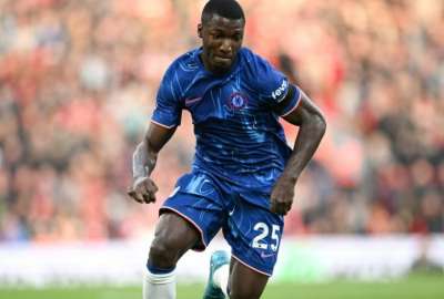 Chelsea y PSG: dos gigantes del f&uacute;tbol mundial ponen sobre la cancha sus millonarias estrellas.