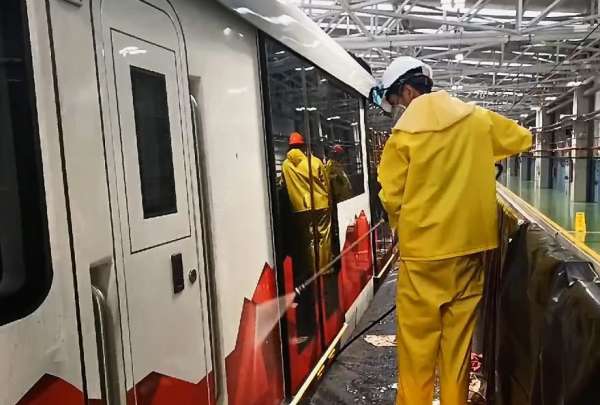 Metro de Quito: El tren vandalizado a inicios de junio volvi&oacute; a sus operaciones normales.