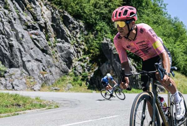 Pogacar gana la etapa reina del Tour de Francia y Carapaz fue el m&aacute;s combativo del d&iacute;a.