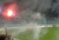 La hinchada de Emelec volvi&oacute; a mostrar un mal comportamiento en los estadios ecuatorianos.