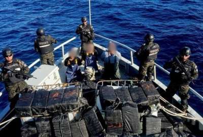 Marina de El Salvador detuvo a una embarcaci&oacute;n con droga con tres ecuatorianos en su interior