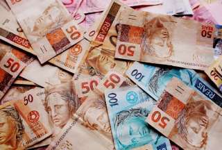 Taxista brasile&ntilde;o recibi&oacute; millones de reales por error