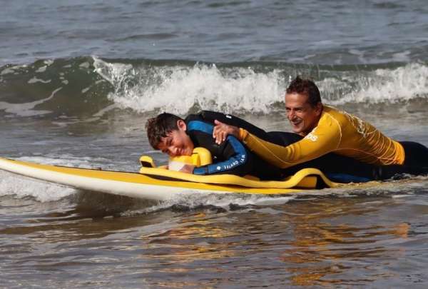 Ol&oacute;n acoger&aacute; el I Campamento de Surf Inclusivo