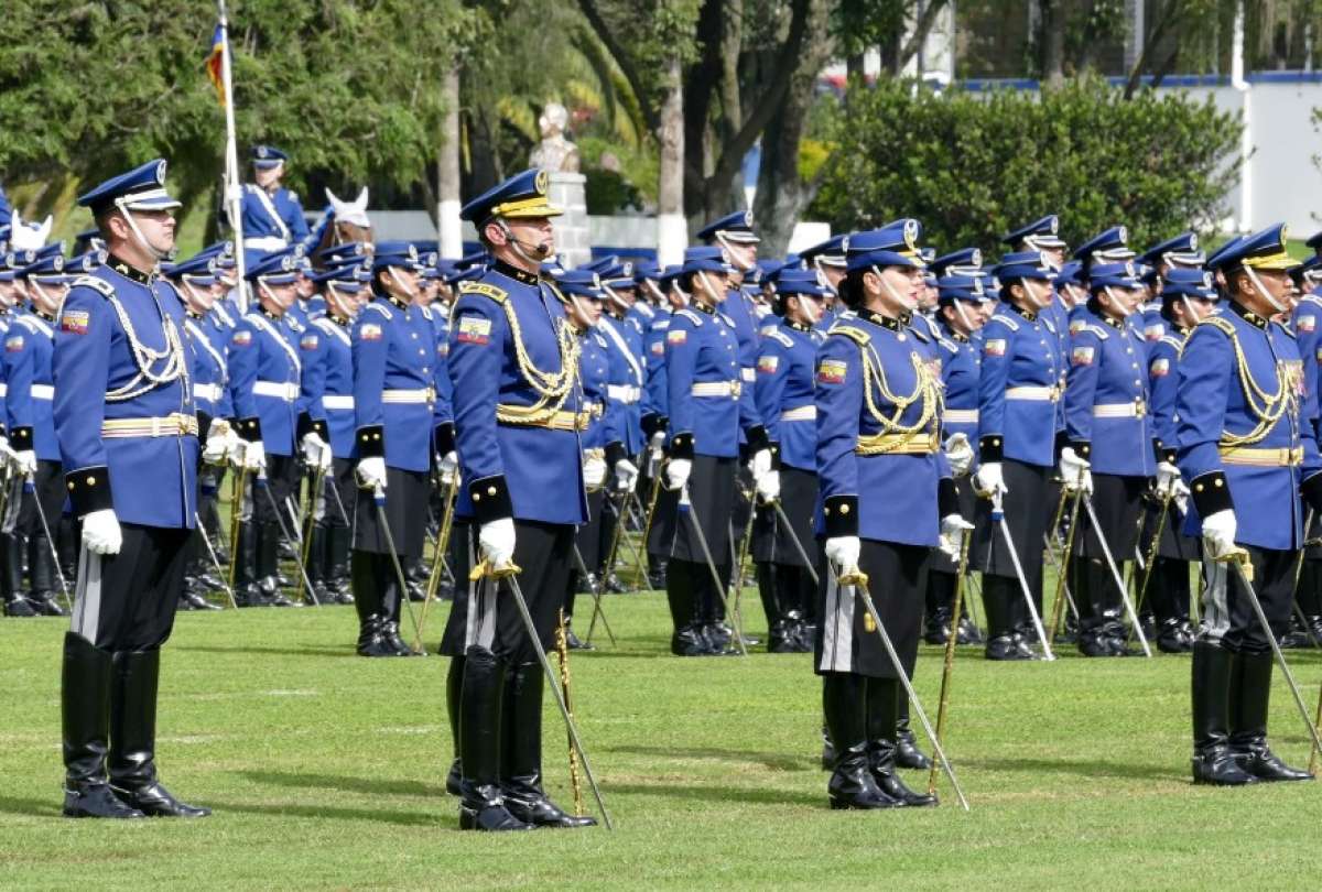 La Policía Nacional celebró la graduación de 299 cadetes que se incorporarán a las filas policiales. 