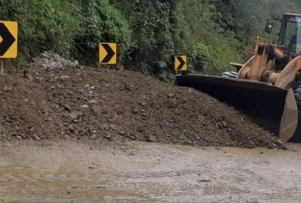 La v&iacute;a Calacal&iacute; - Nanegalito est&aacute; cerrada