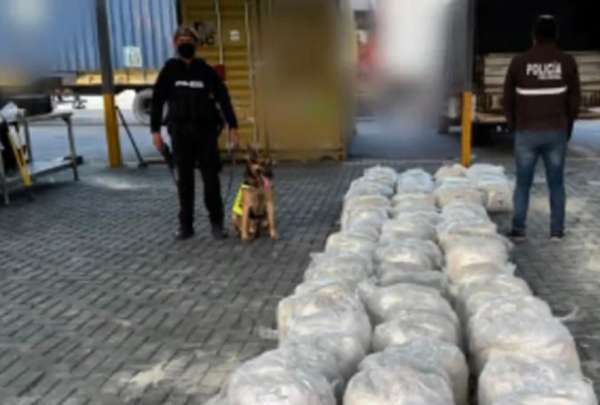 Seg&uacute;n la Polic&iacute;a, ese cargamento de droga ten&iacute;a como destino Espa&ntilde;a. 