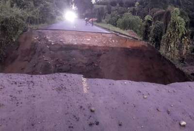 Parte de la carretera se desprendi&oacute;