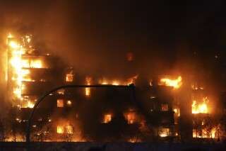Voraz incendio en Espa&ntilde;a   Al menos cuatro muertos y 19 desaparecidos