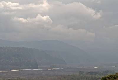 Autoridades emiten consejos para evitar problemas producto de la ceniza emitida por el volc&aacute;n Sangay.