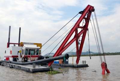 La prefecta Marcela Agui&ntilde;aga finaliz&oacute; de forma unilateral el contrato del dragado del r&iacute;o Guayas.